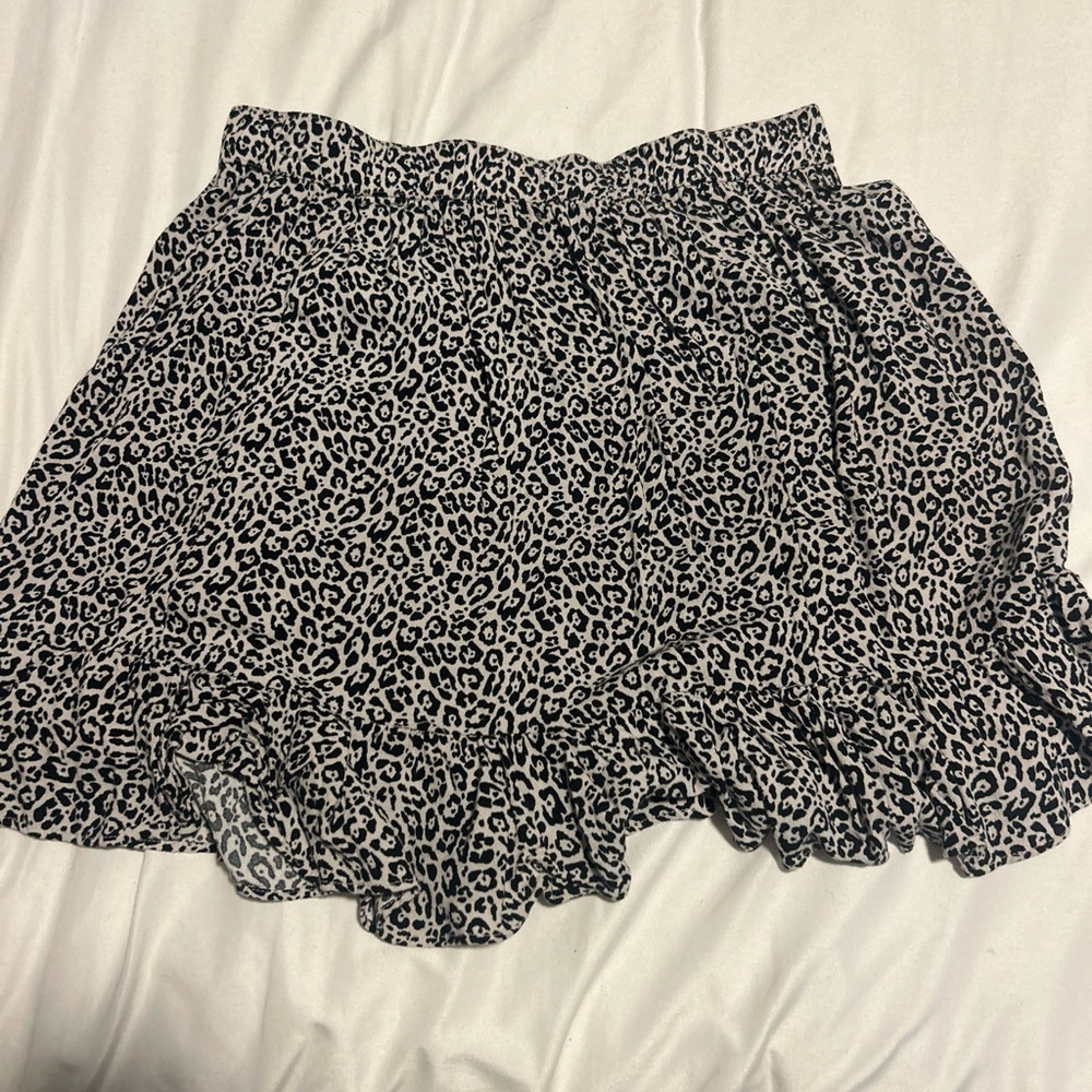 American Eagle Outfitters Black and White Skater Mini Skirt